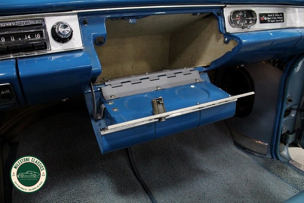1958 Chevrolet Impala Convertible photo 39