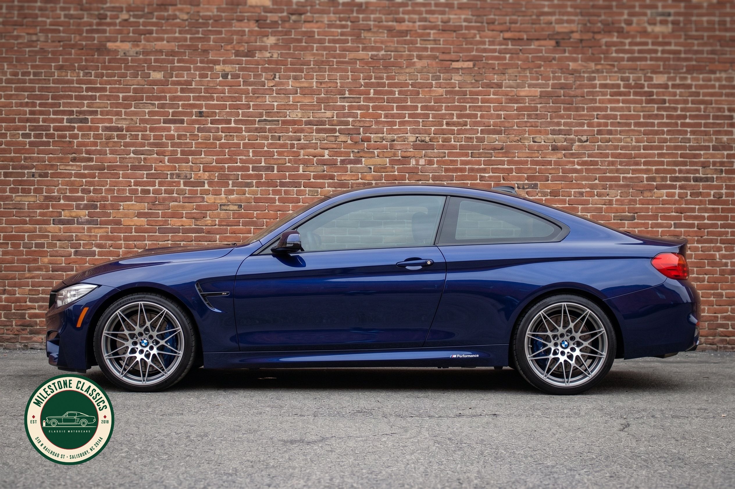2017 BMW M4 Competition photo 6