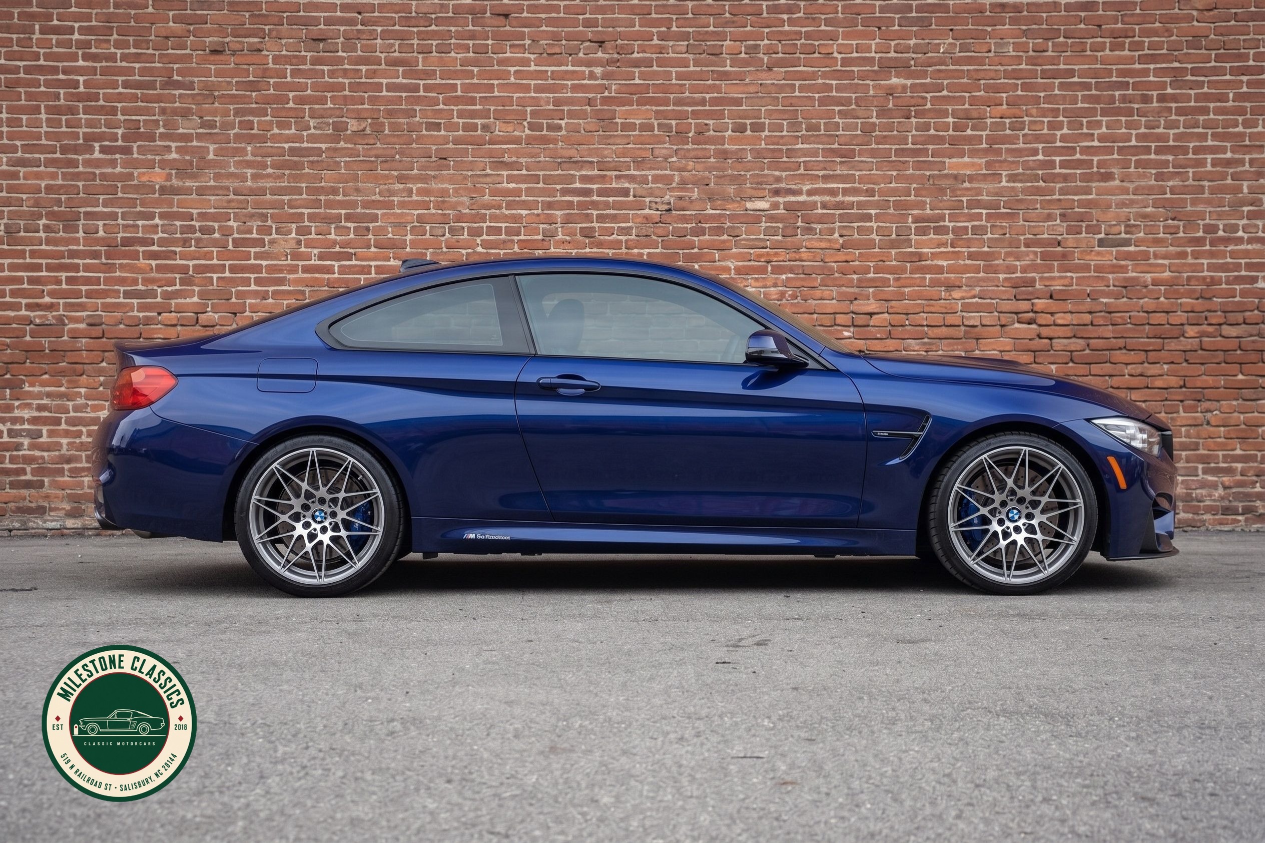 2017 BMW M4 Competition photo 5