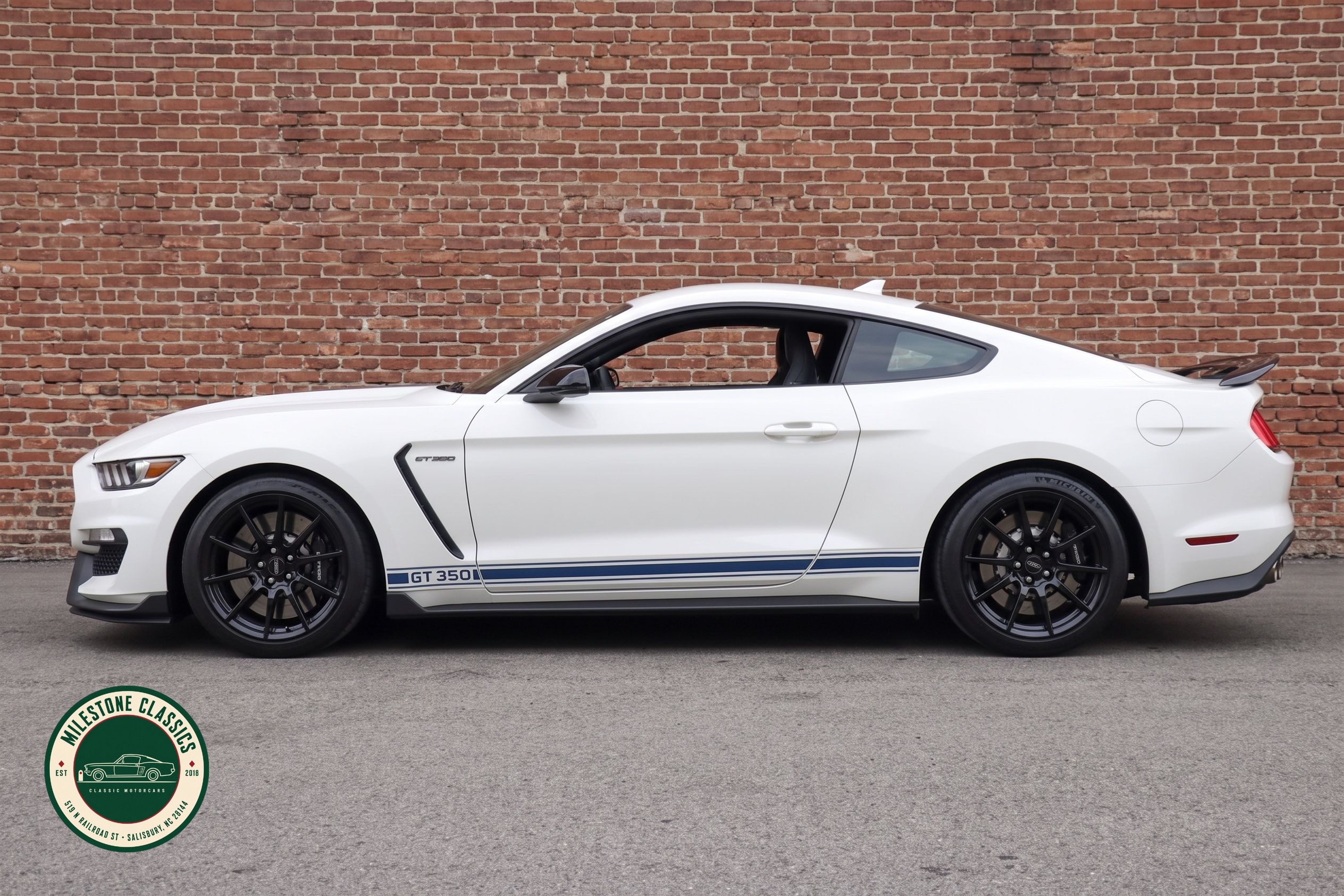 2020 Ford Mustang GT350 photo 7