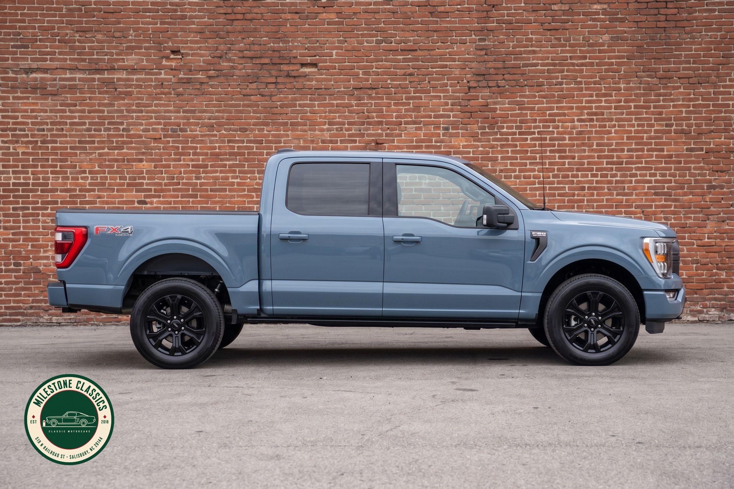 2023 Ford F150 Platinum photo 2
