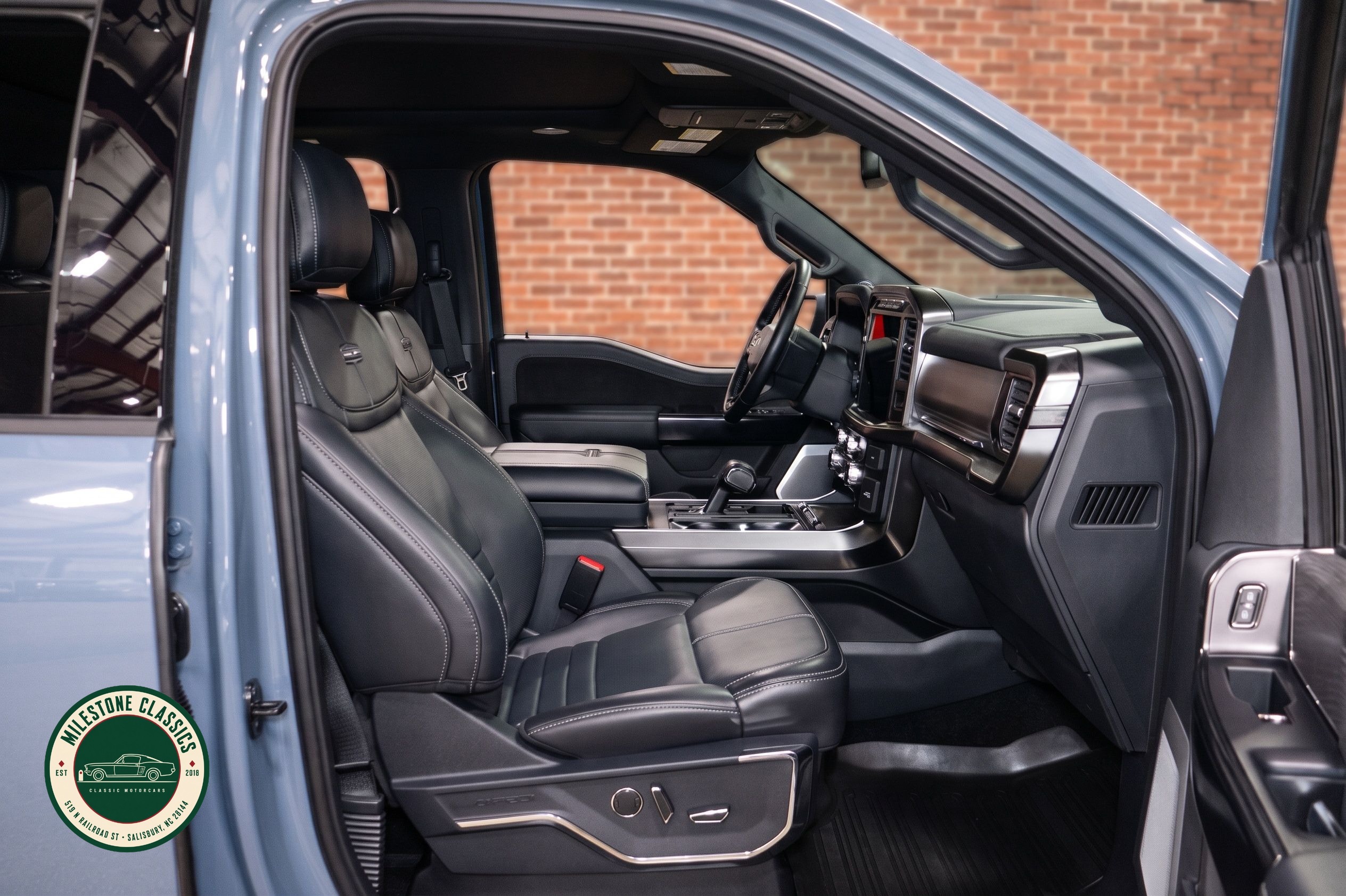 2023 Ford F150 Platinum photo 9