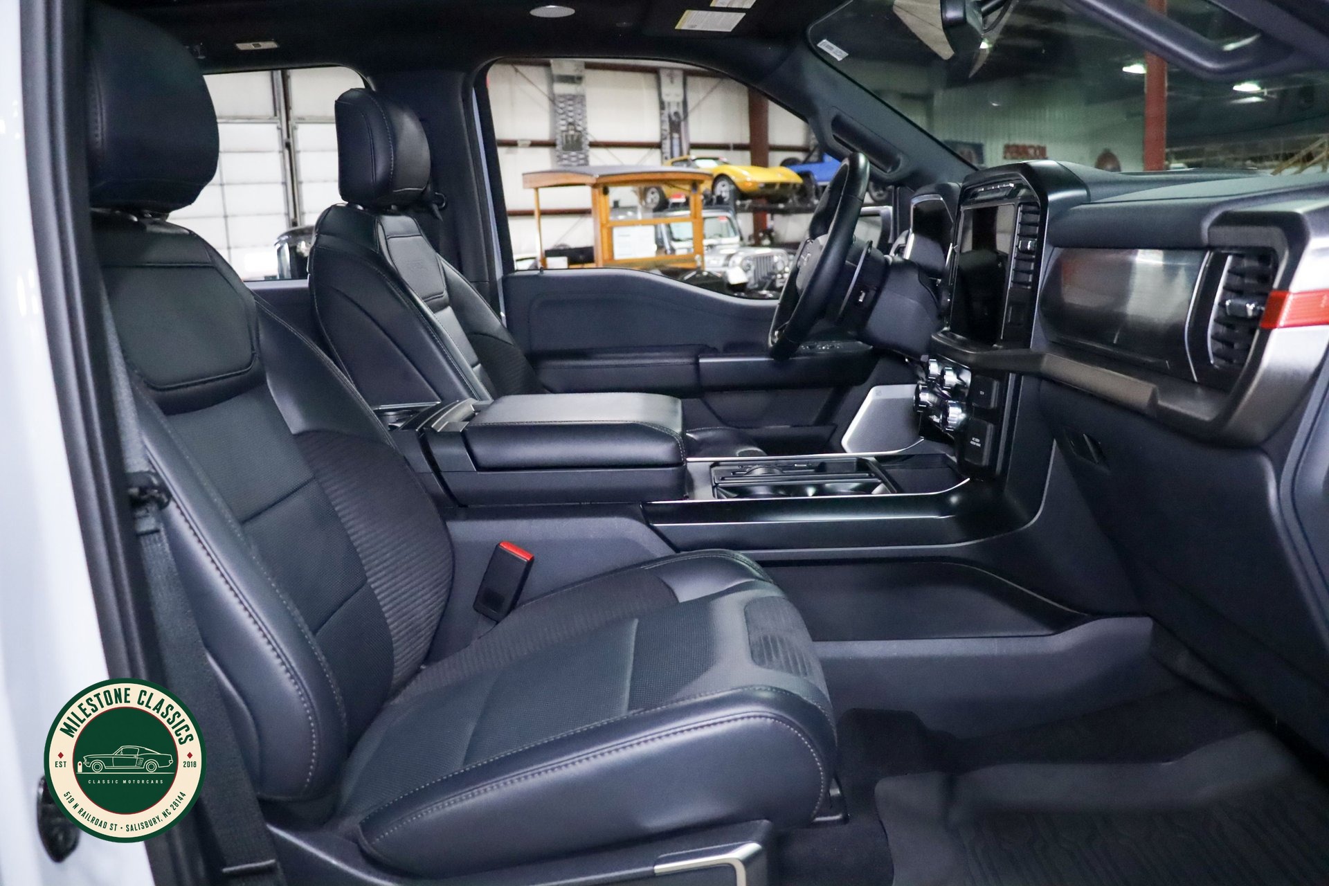 2023 Ford F150 Raptor photo 24