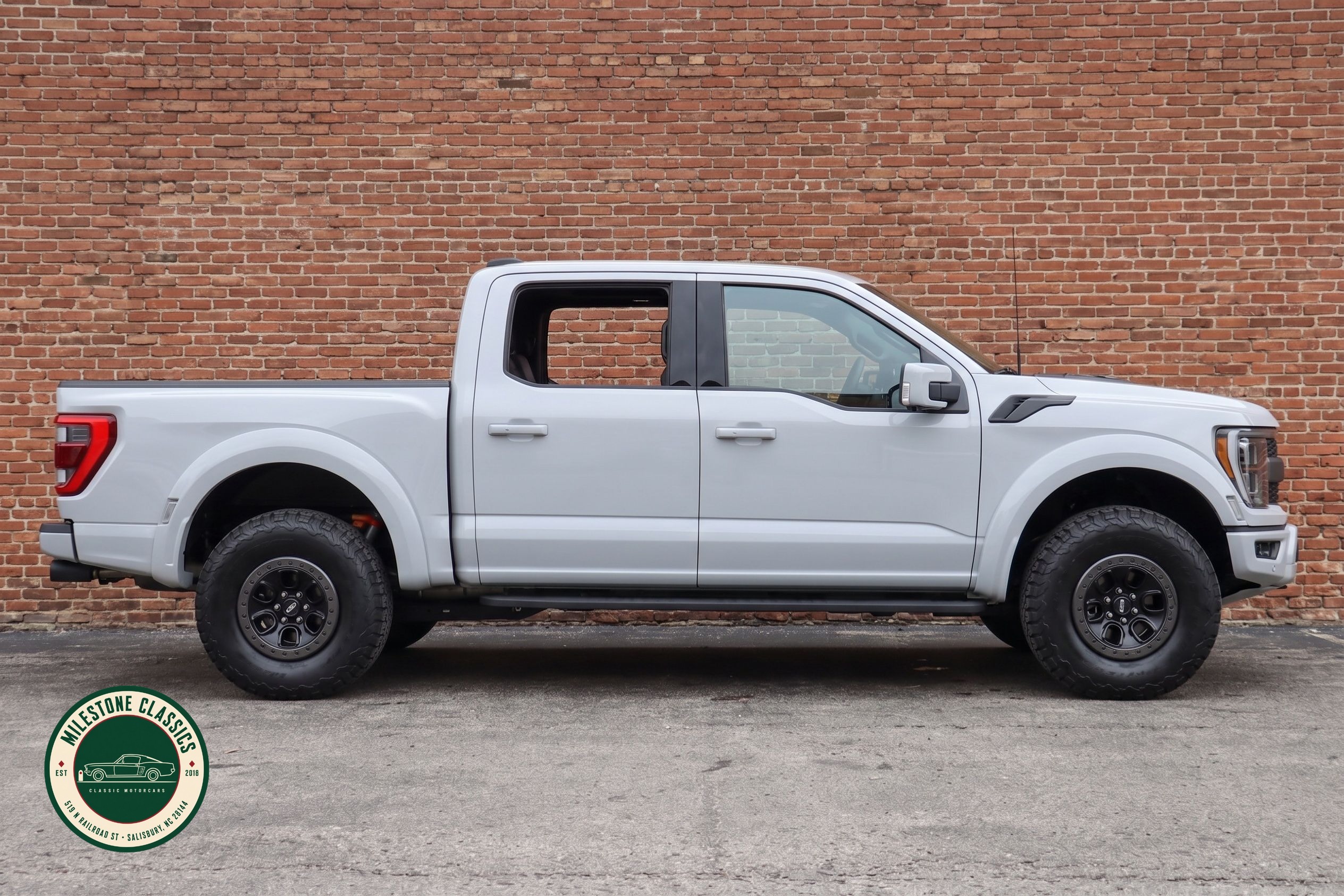 2023 Ford F150 Raptor photo 7